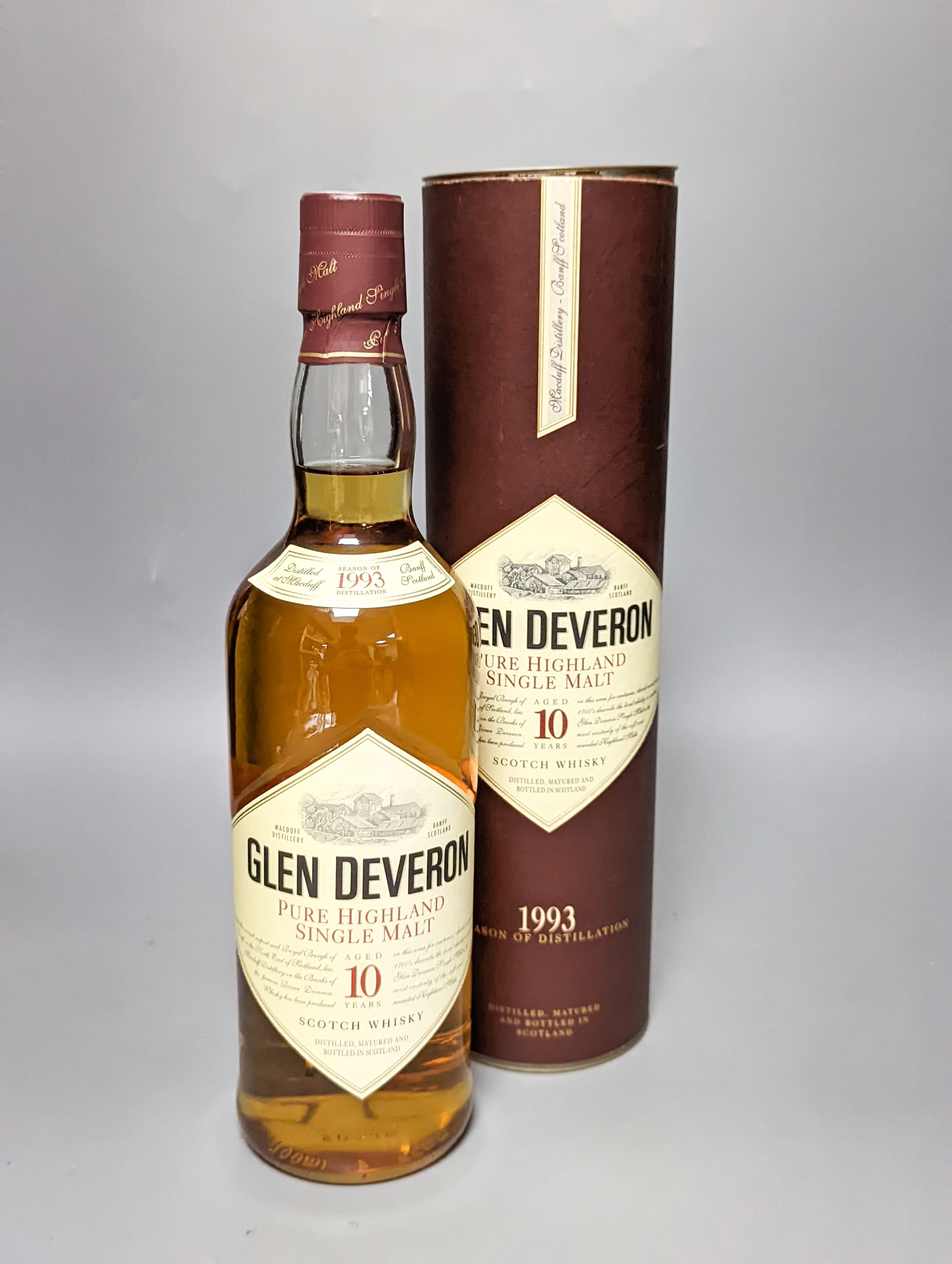 Five assorted bottles of single malt whisky including Talisker 10 year old, Tullibardine Vintage 1993, Glenfiddich 15 year old, Glen Deveron 10 year old and a Glen Ord 12 year old, all boxed.